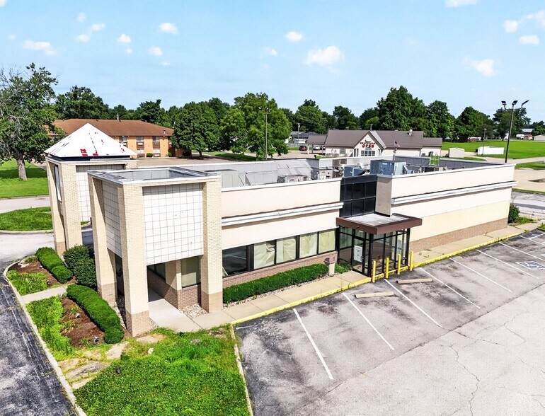 More Photos Of 1408 W Main St, Robinson Fast Food For Lease