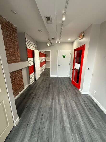 More Photos Of 1843 14th St NW, Washington Storefront For Lease