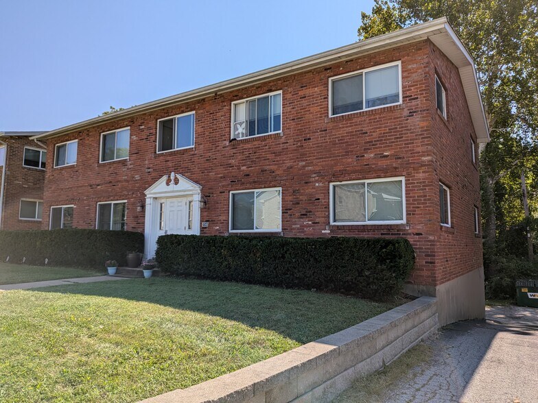 More Photos Of 9546 Hyde Park Dr, Affton Apartments For Sale