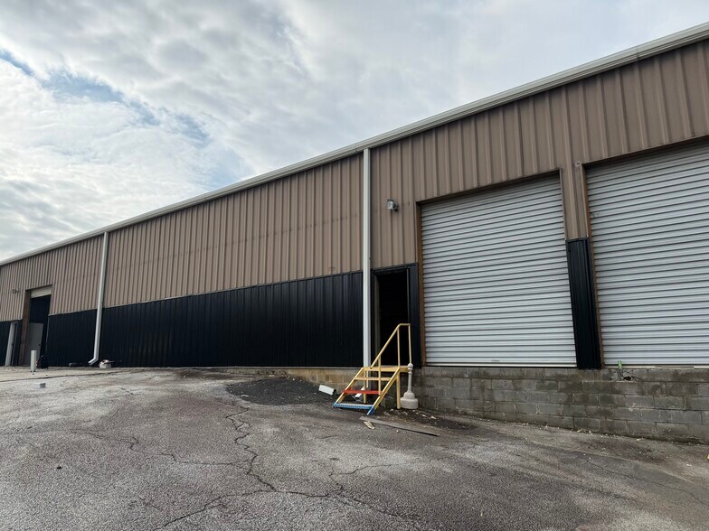 More Photos Of 2367 Rockaway Industrial Blvd, Conyers Industrial For Lease