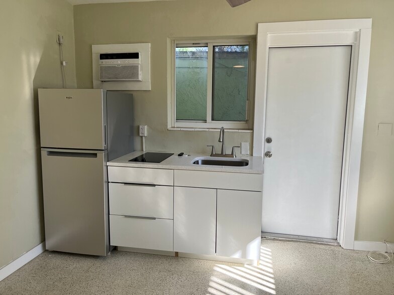 More Photos Of 1100 NE 18th Ct, Fort Lauderdale Apartments For Sale