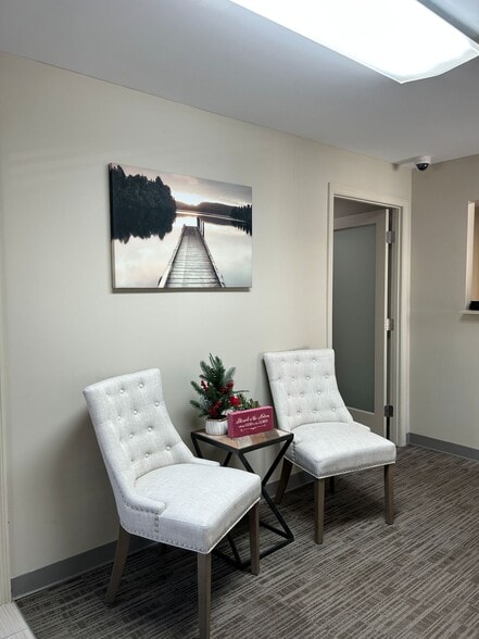 More Photos Of 13302 Winding Oak Ct, Tampa Medical For Sale