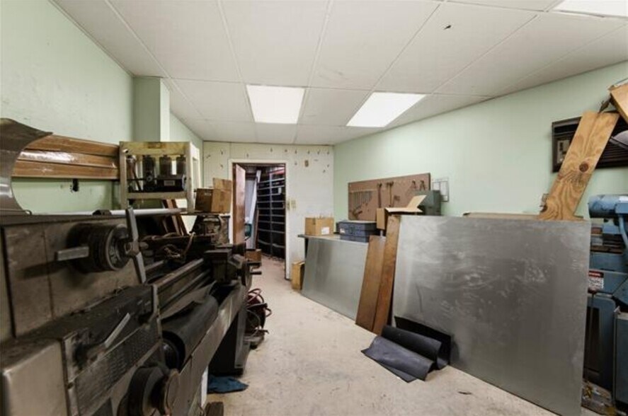 More Photos Of 4501 Zenith St, Metairie Service For Sale