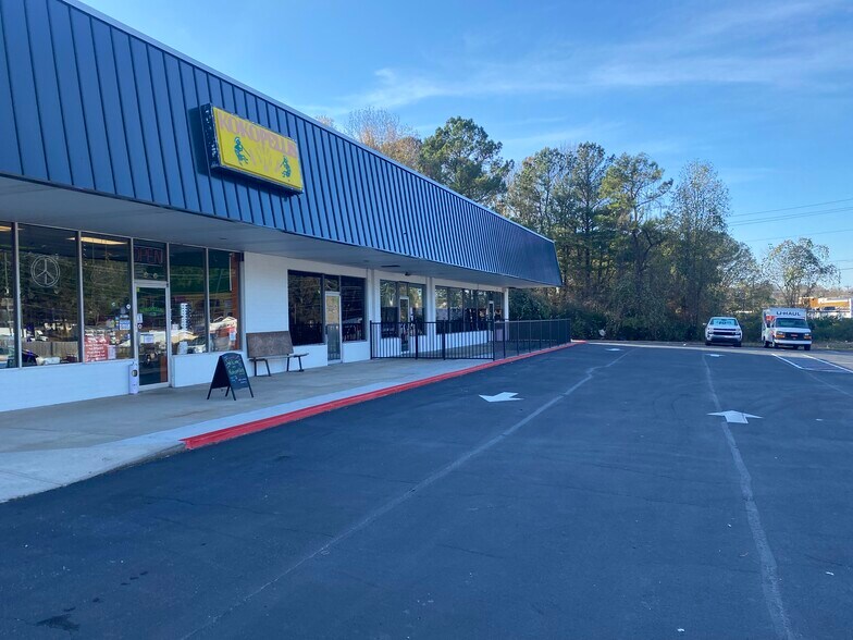More Photos Of 3716-3736 Atlanta Hwy, Dallas Unknown For Lease