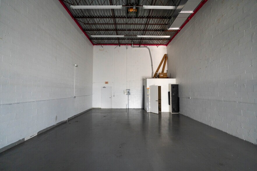 More Photos Of 6761 W Sunrise Blvd, Plantation Warehouse For Sale