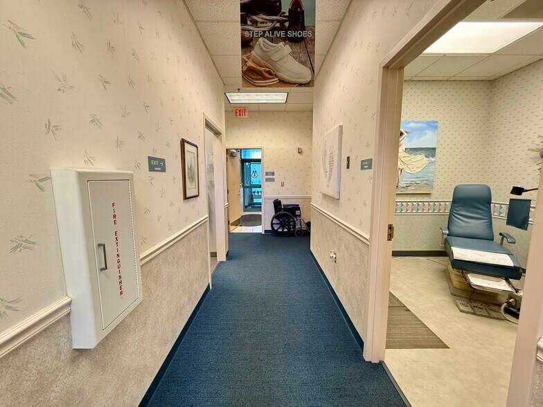 More Photos Of 1725 Western Ave, Findlay Medical For Sale
