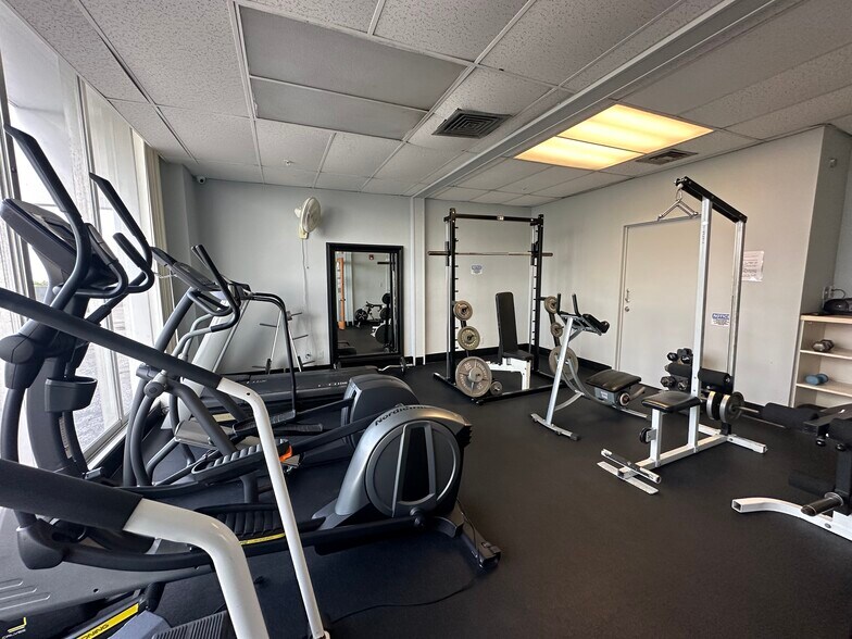 More Photos Of 1720 Harrison St, Hollywood Office Residential For Sale