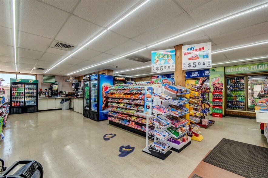More Photos Of 1705 SW Frank Phillips Blvd, Bartlesville Service Station For Sale