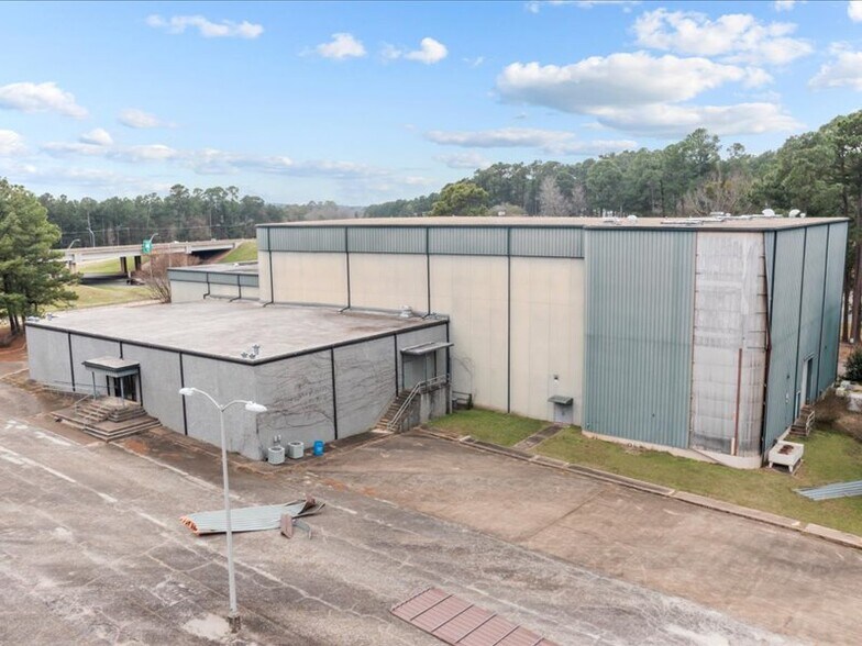 More Photos Of 1819 Spring St, Palestine Specialty For Sale