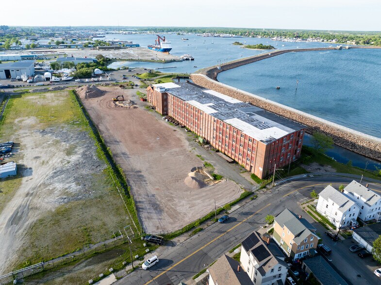 More Photos Of 11 Cove St, New Bedford Manufacturing For Sale