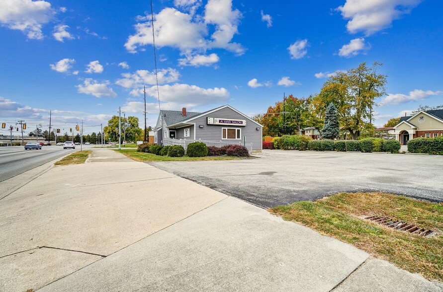 More Photos Of 5160 Winton Rd, Fairfield Freestanding For Sale