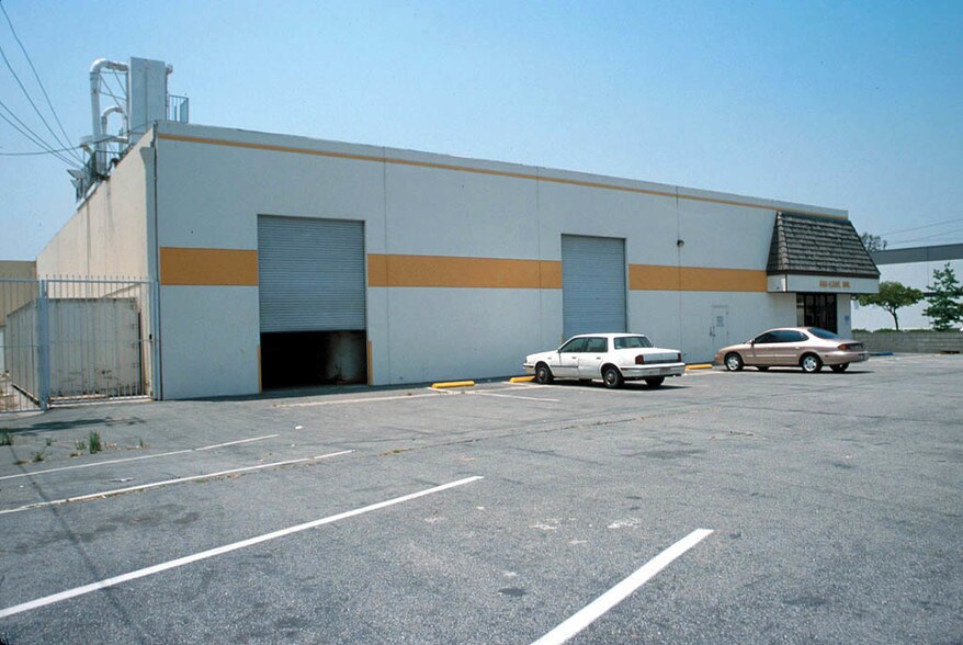More Photos Of 1840 Valpreda St, Burbank Manufacturing For Lease