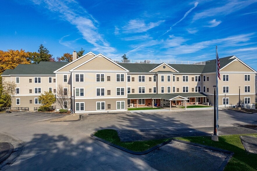 Primary Photo Of 66 Hawthorne Dr, Bedford Apartments For Lease