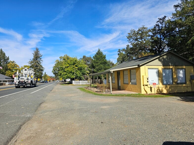 More Photos Of 21298 Calistoga rd, Middletown Storefront Retail Residential For Sale