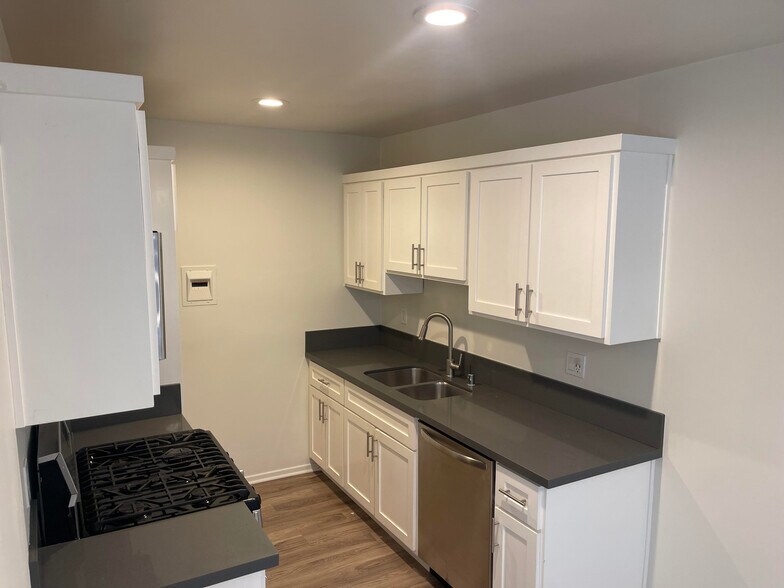 More Photos Of 3117 E 6th St, Long Beach Apartments For Sale