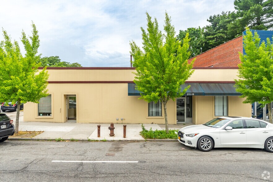 More Photos Of 211-20 Union Tpke, Oakland Gardens Storefront Retail Office For Lease