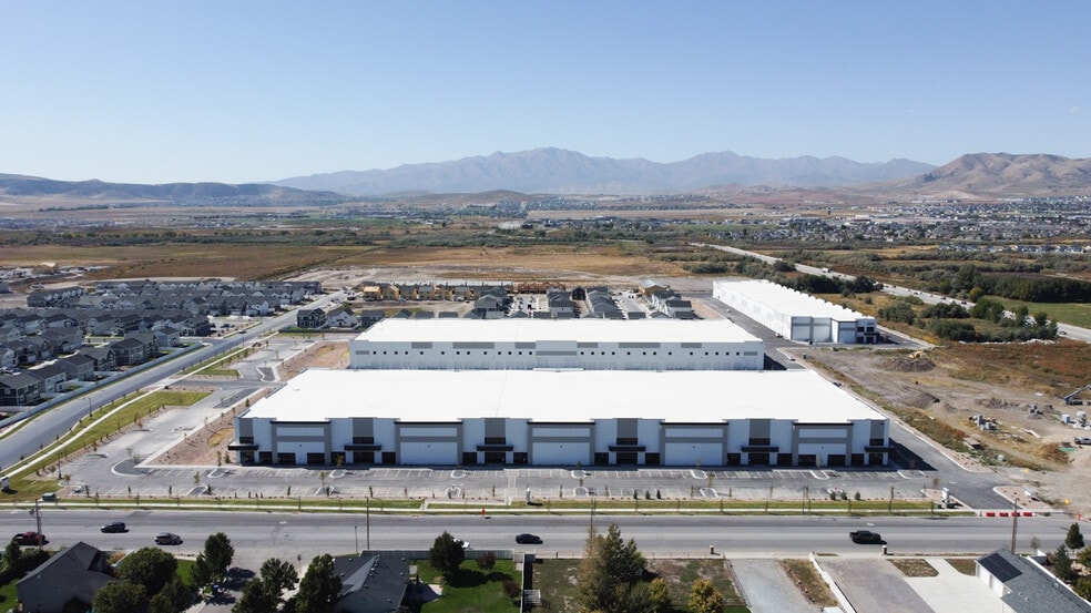 More Photos Of 593-689 N Saratoga Rd, Saratoga Springs Unknown For Lease