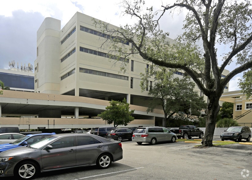 More Photos Of 6280 Sunset Dr, Miami Medical For Lease