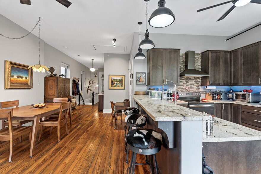 More Photos Of 215 W 3rd St, Farmville General Retail For Sale