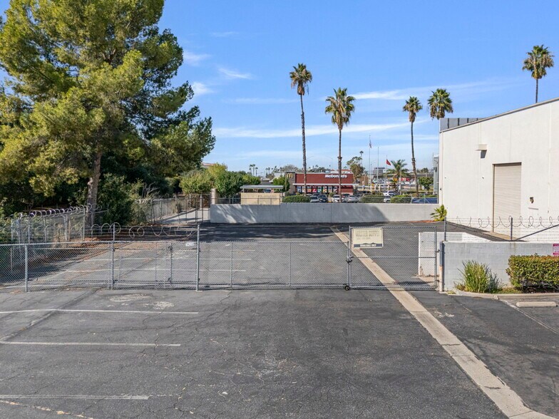 More Photos Of 3106 E Garvey Ave, West Covina Service For Sale