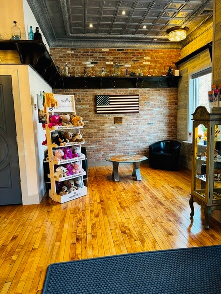 More Photos Of 1372 Main St, Palmer Freestanding For Lease