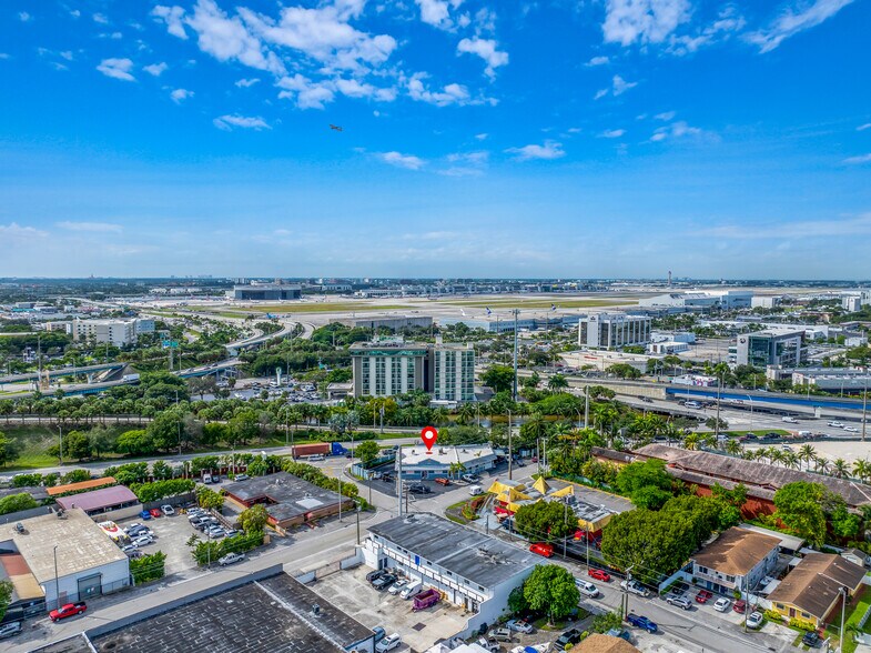 More Photos Of 887 E Okeechobee Rd, Hialeah General Retail For Sale