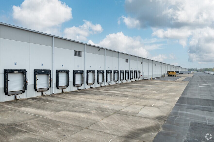 More Photos Of 11244 S Distribution Cv, Olive Branch Distribution For Lease