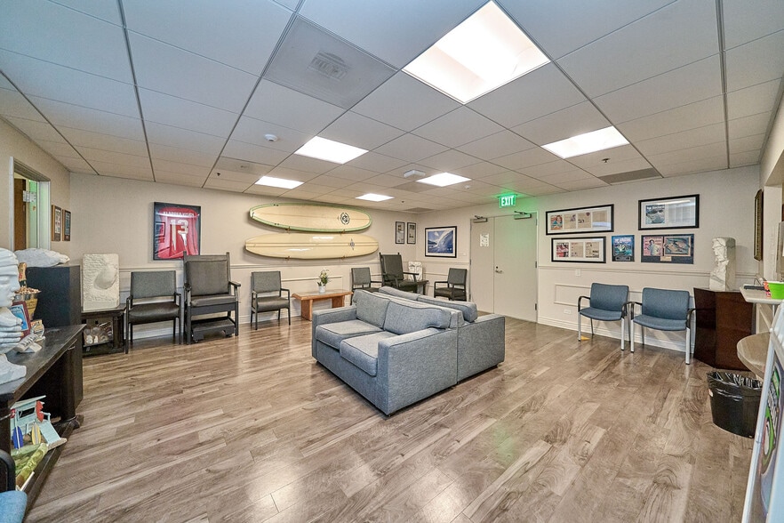 More Photos Of 8737 Beverly Blvd, West Hollywood Medical For Sale