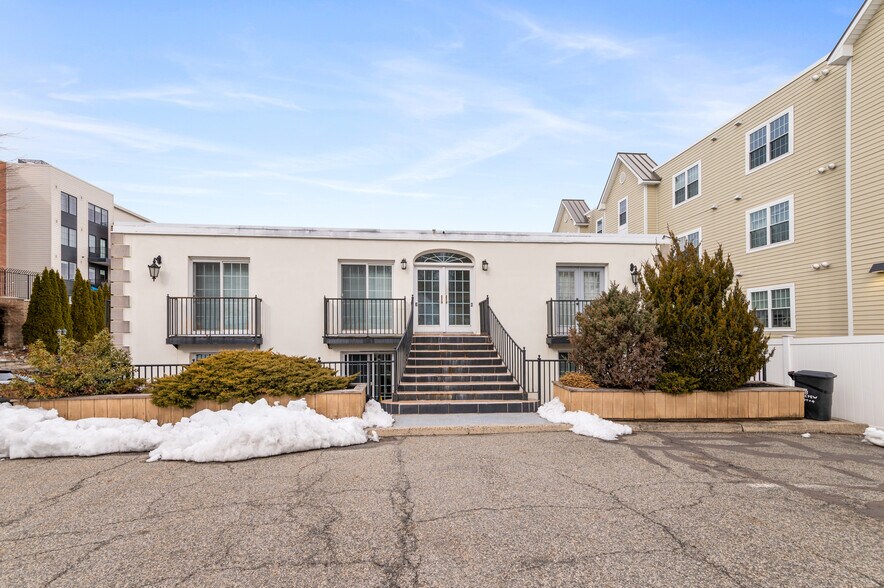 More Photos Of 267 Main St, Nyack General Retail For Sale