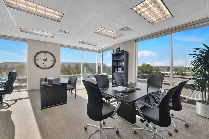 More Photos Of 681 Greens Pky, Houston Office For Lease