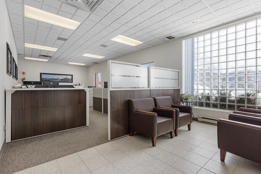 More Photos Of 1011 Polytek St, Ottawa Flex For Sale