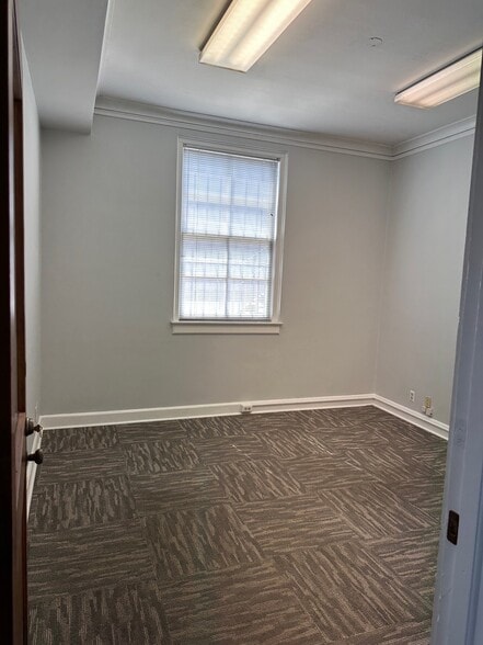 More Photos Of 4027 Main St, Dallas Manufacturing For Sale