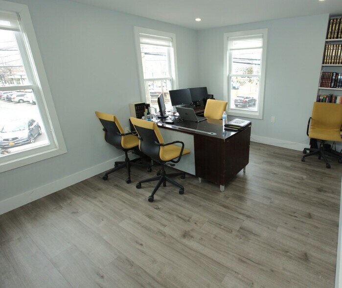 More Photos Of 136-140 Cedarhurst Ave, Cedarhurst Storefront Retail Residential For Lease