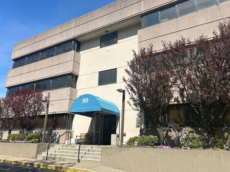 More Photos Of 90 Morgan St, Stamford Office For Sale