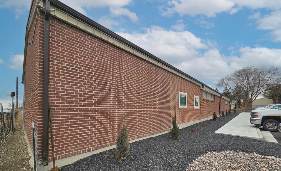 More Photos Of 921 N Lincoln St, Jerome Office For Sale