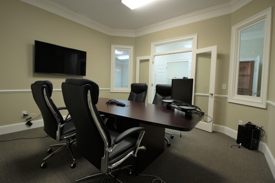 More Photos Of 3535 Roswell Rd, Marietta Office Residential For Lease