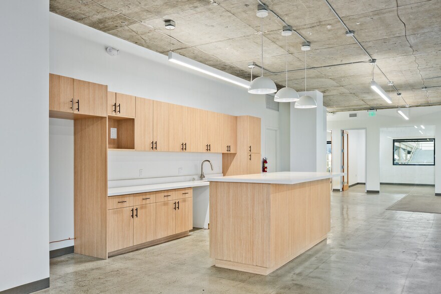 More Photos Of 11388-11390 W Olympic Blvd, Los Angeles Loft Creative Space For Lease