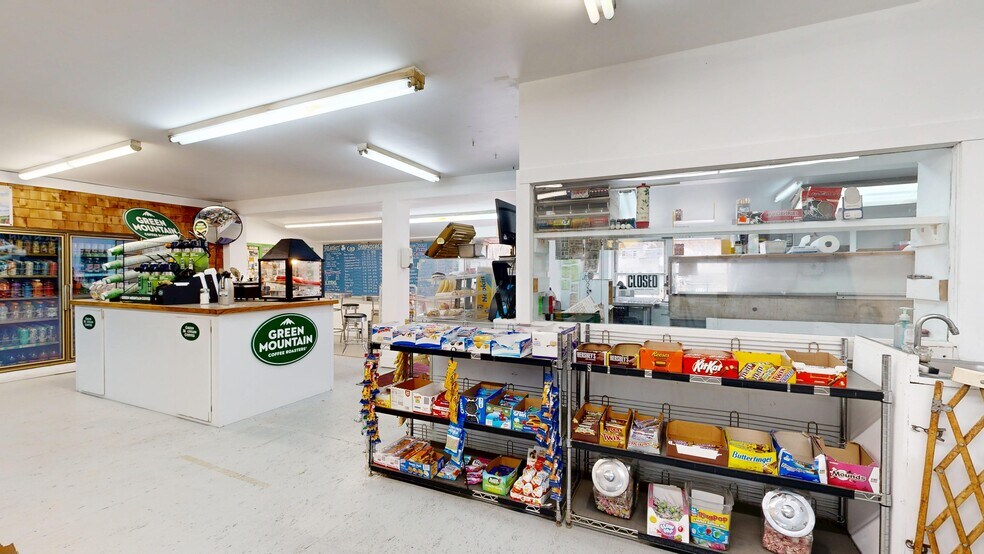 More Photos Of 130 Wardtown Rd, Freeport General Retail For Sale