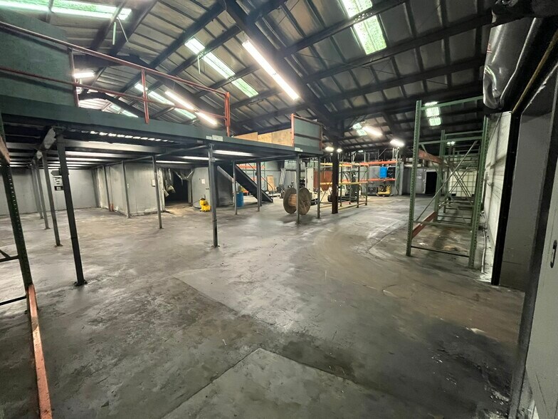 More Photos Of 104 Hay St, West Warwick Refrigeration Cold Storage For Sale