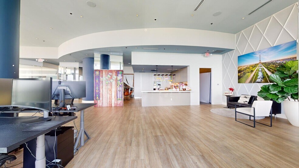 More Photos Of 2955 NE 7th Ave, Miami Storefront Retail Office For Sale