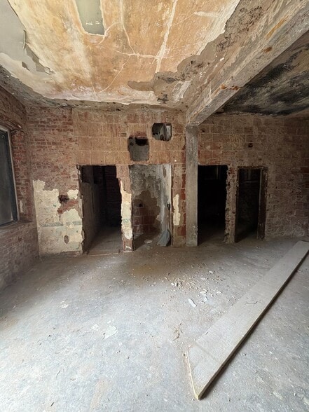 More Photos Of 5855 Ager Rd, Hyattsville Freestanding For Sale