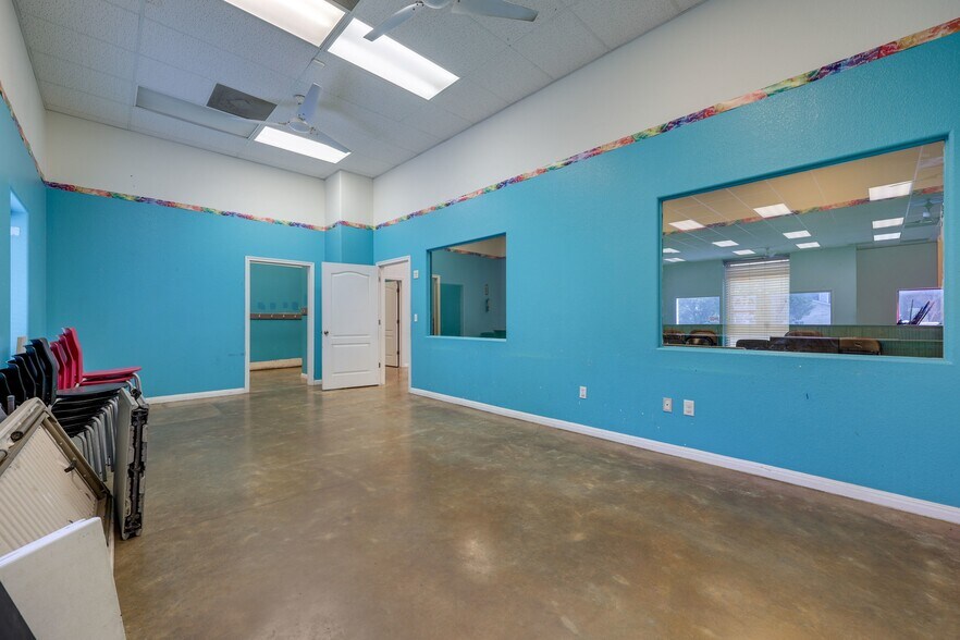 More Photos Of 20615 Dawn Dr, Lago Vista Freestanding For Sale