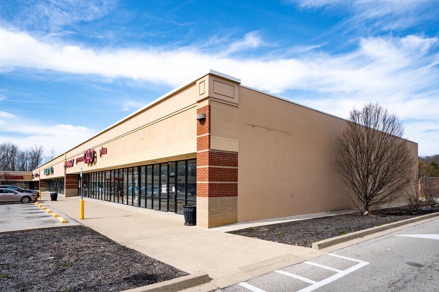 More Photos Of 161-165 Outer Loop, Louisville Unknown For Lease