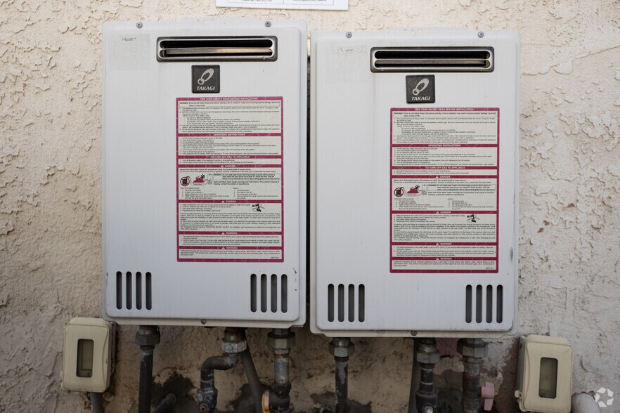 More Photos Of 727-729 W 74th St, Los Angeles Apartments For Sale