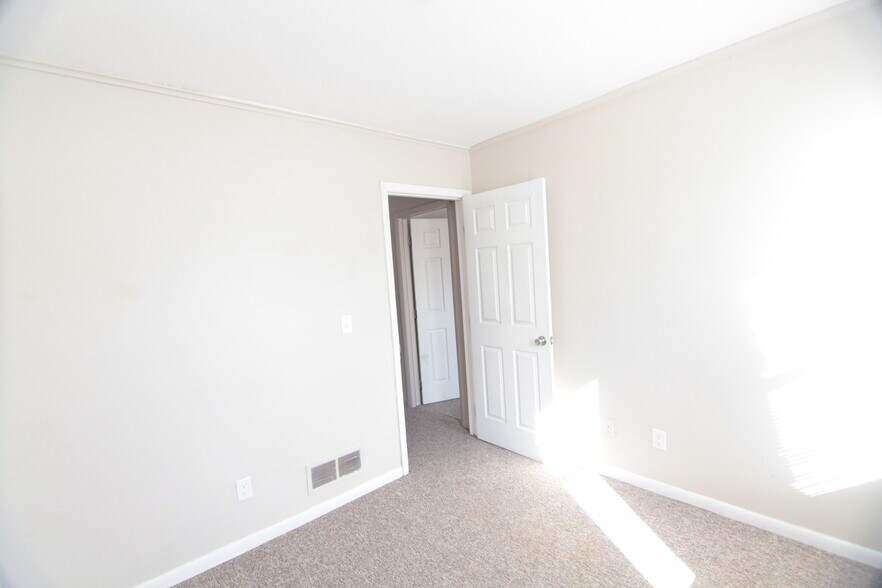 More Photos Of 1524 38th St, Rock Island Office Residential For Sale