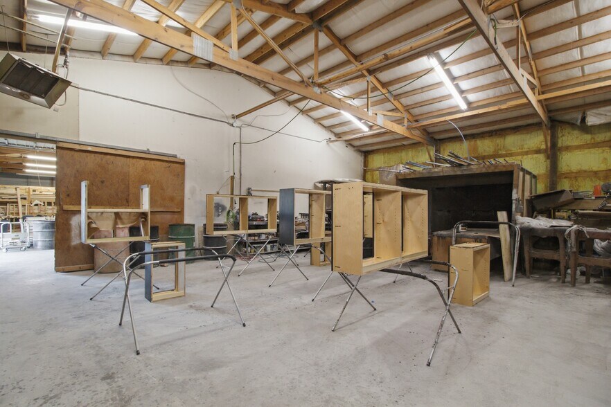 More Photos Of 1398 S Valley Rd, West Plains General Retail For Sale