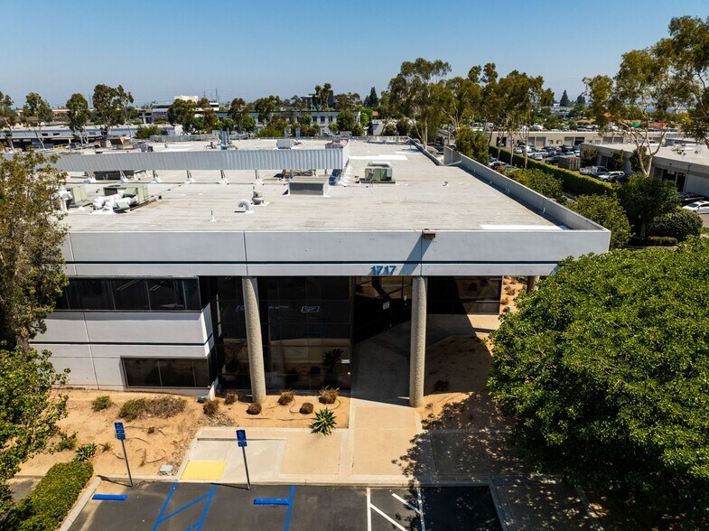 More Photos Of 1717 W Collins Ave, Orange Manufacturing For Lease