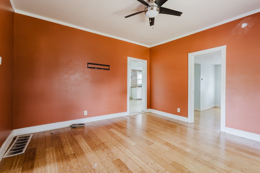 More Photos Of , Lexington Specialty For Sale