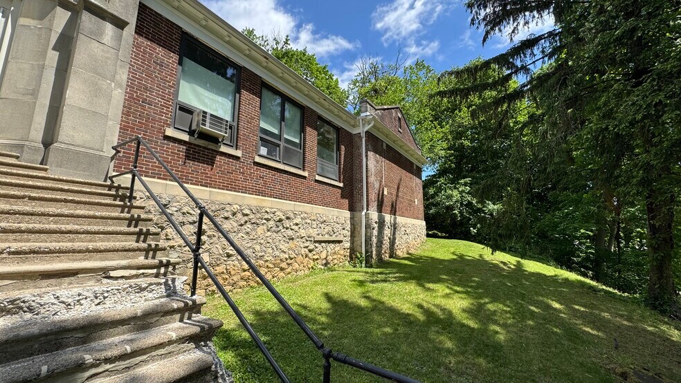 More Photos Of 1 Fairview Ave, Phillipsburg Office For Sale
