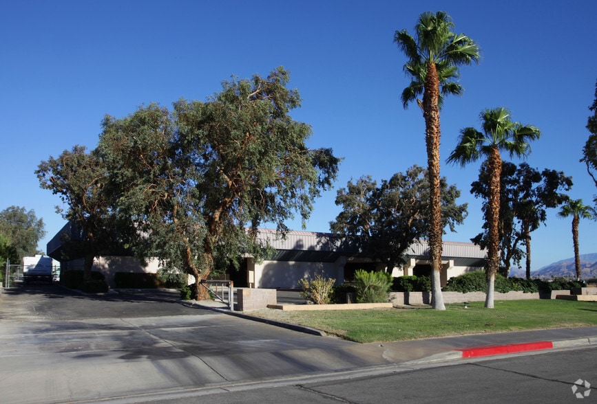 More Photos Of 1130 N Valdivia Way, Palm Springs Warehouse For Lease